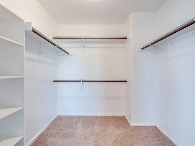 Building Photo - 398 Wapiti Rd