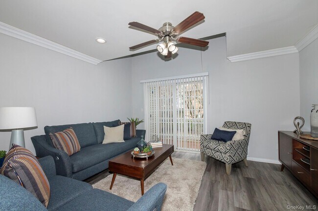 Building Photo - 42 Pinnacle Dr