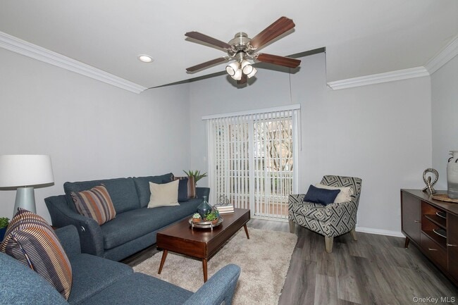 Building Photo - 6 Pinnacle Dr