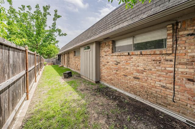 Building Photo - 10618 Ravenscroft Dr