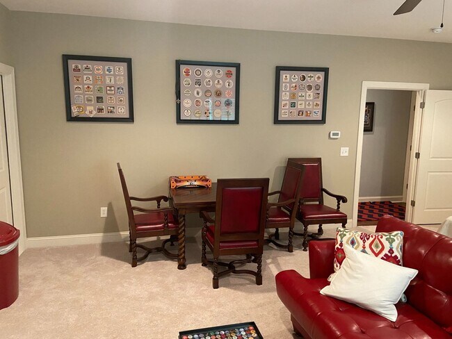 Building Photo - 4BR/4.5BA Furnished Townhome For Rent