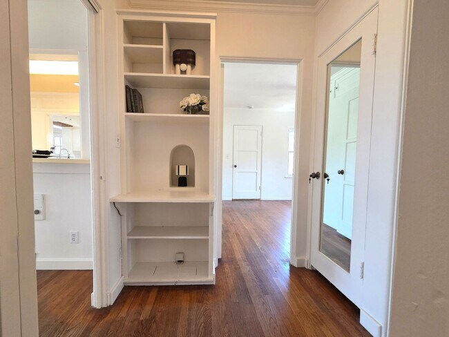 Building Photo - Beautiful Encinitas Home with Ocean Views!