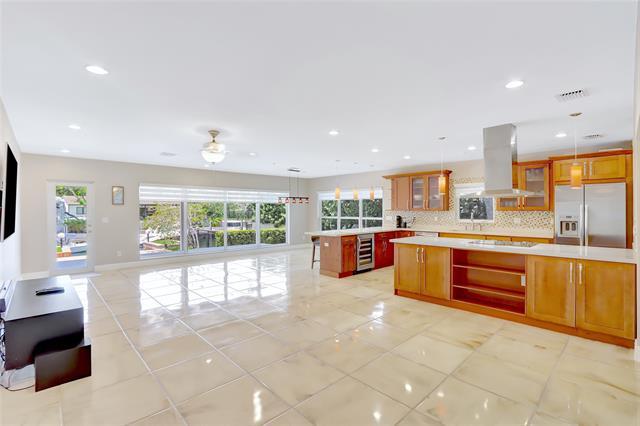Building Photo - 5200 Riviera Dr