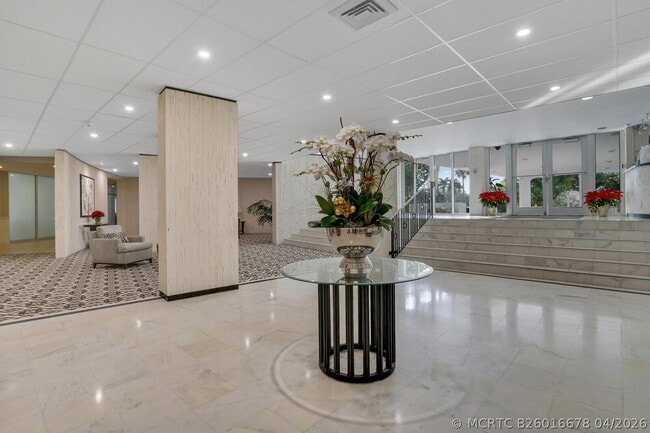 Building Photo - 2295 S Ocean Blvd