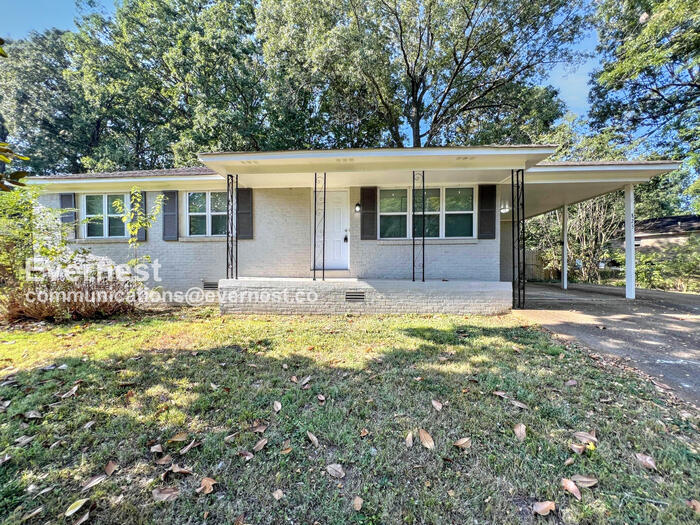 Primary Photo - 825 W South St