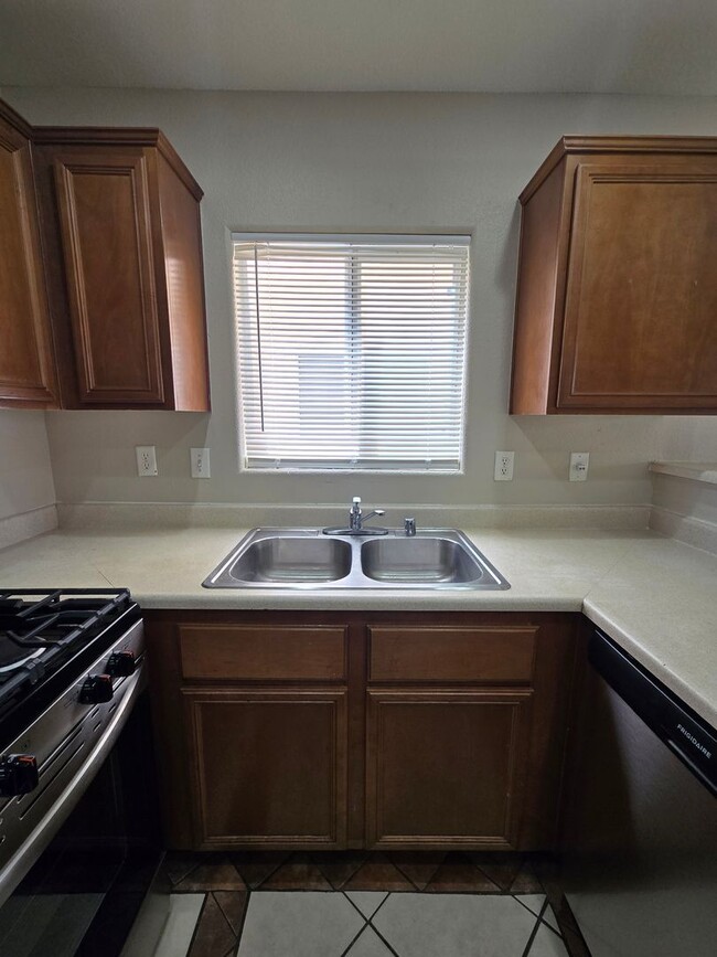 Building Photo - A Fabulous 3 Bed, 2.5 Bath, 2 Story Home W...