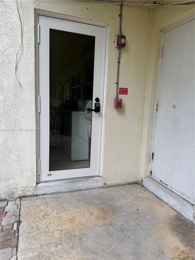 Building Photo - 1502 Arthur St