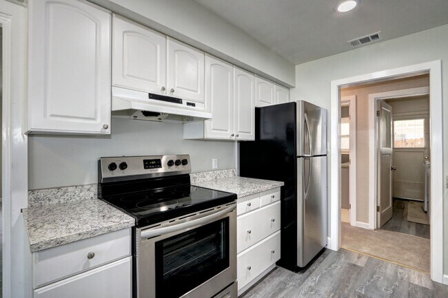 Building Photo - 5400-5402 Folsom Blvd