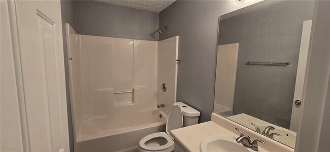 Building Photo - 455 Hulan Way
