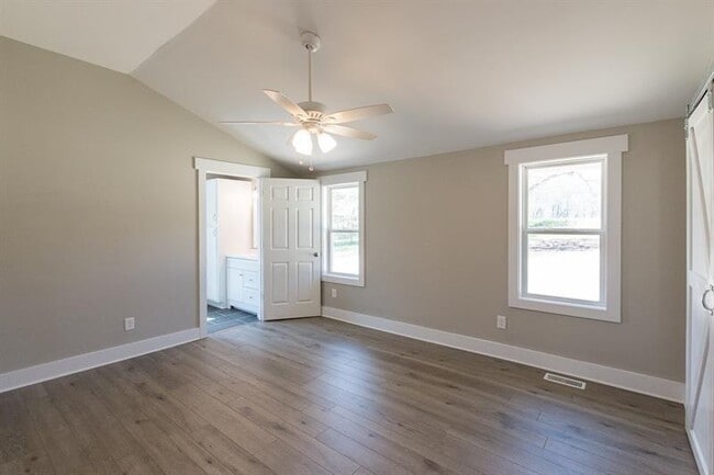 Building Photo - 4882 Sugar Pike Rd