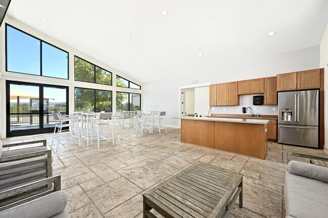 Building Photo - 204 Furlong Dr