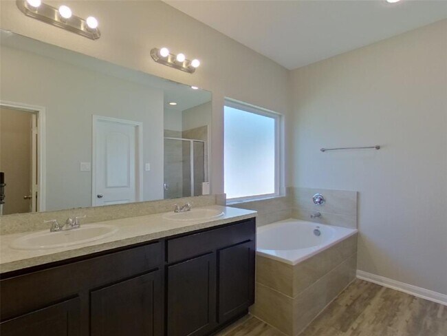 Building Photo - 14090 Waukegan Way S