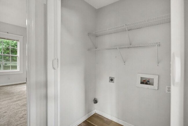 Building Photo - 3BR/2BA Gem Located in Historic West End!