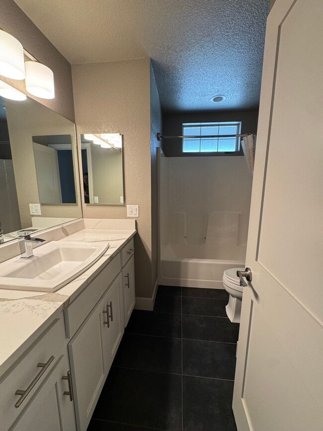 Building Photo - Sacramento St