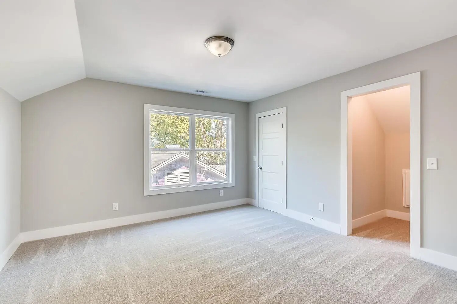 Building Photo - 1110 Chester Ave