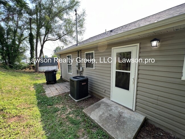 Building Photo - 7th St 306-8