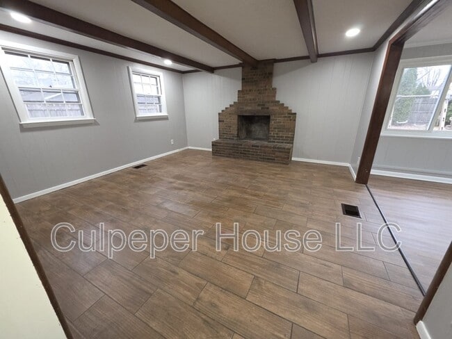 Building Photo - 3238 Van Fleet Pkwy