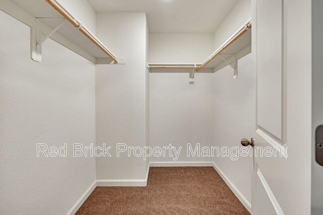 Building Photo - 393 Sullivan Dr