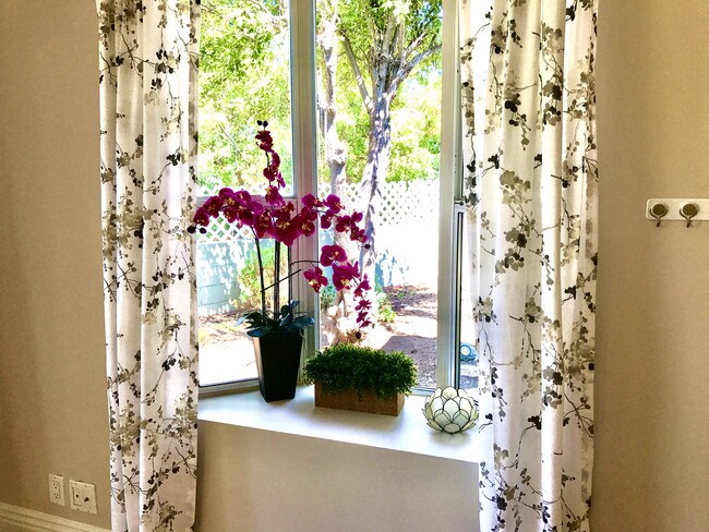 Bay window in the dining room - 110 Taormina Ln