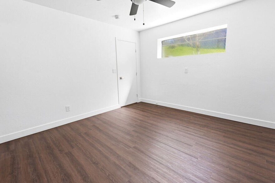 Building Photo - 23855 Zuger Dr