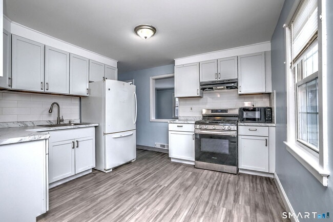 Building Photo - 106 Higbie Dr