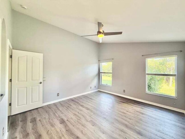 Building Photo - 838 Addison Dr NE