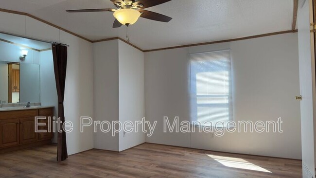 Building Photo - 98 E Byrd Dr