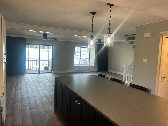 Building Photo - 240 Windward Passage