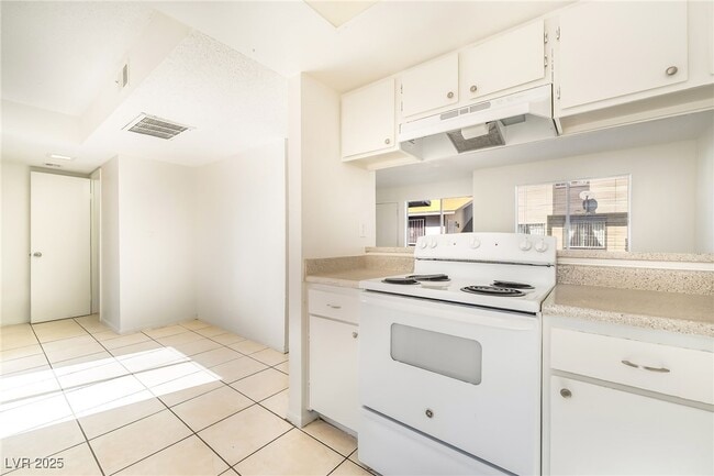 Building Photo - 233 N 18th St