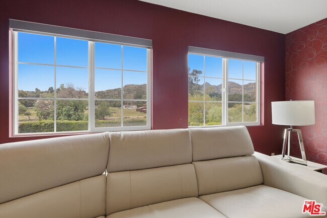 Building Photo - 9651 Sagebrush Ave