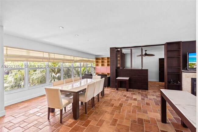 Building Photo - 10190 Collins Ave