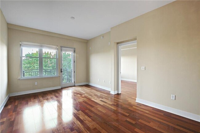 Building Photo - 201 W Ponce de Leon Ave