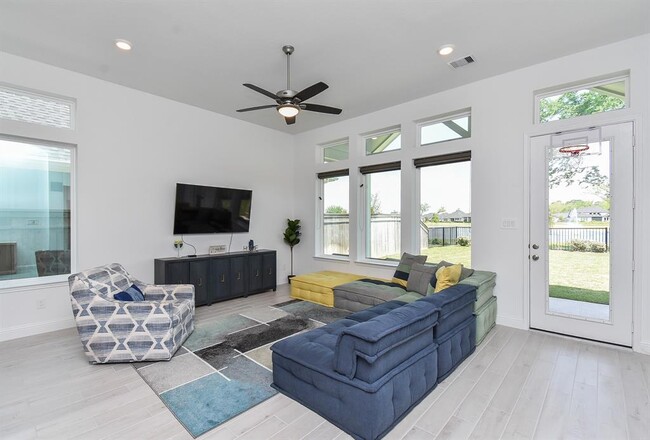 Building Photo - 1718 Anchor Breeze Dr