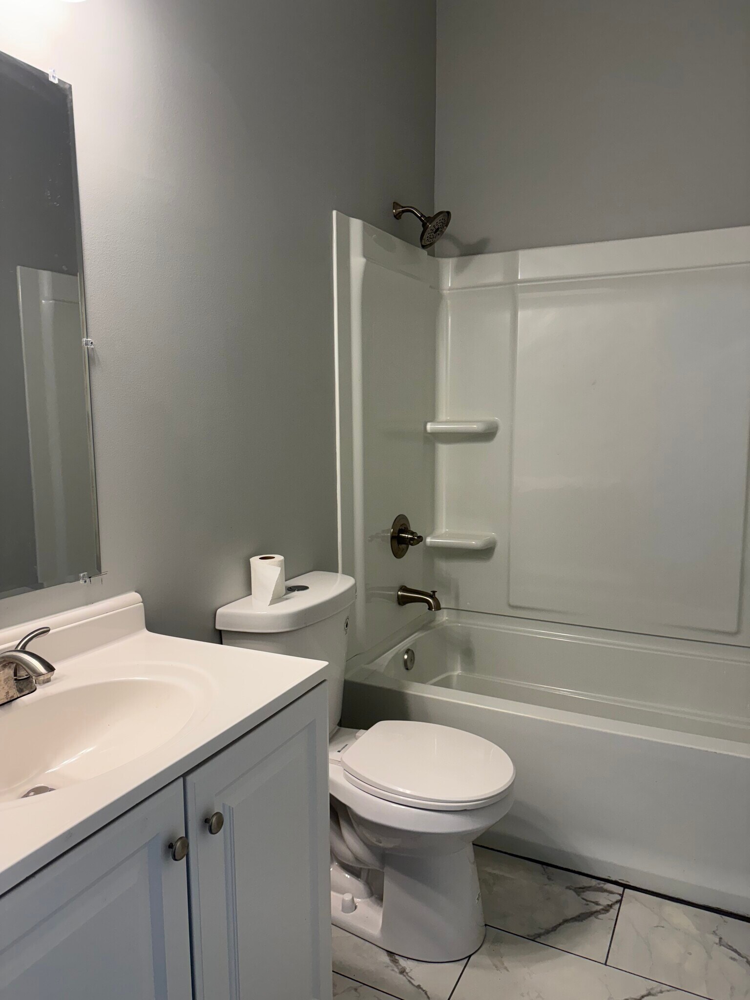 En suite Bathroom - 178 E Sixth St