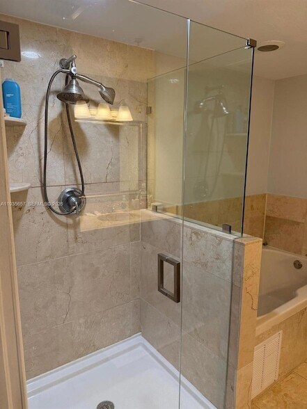 Building Photo - 101 Sidonia Ave