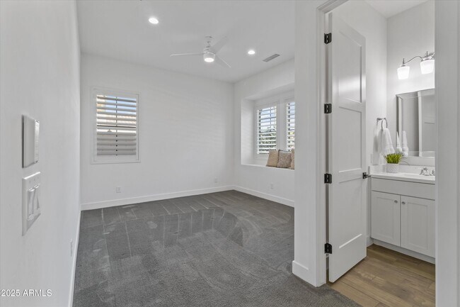 Building Photo - 3890 E Andalusia Ave