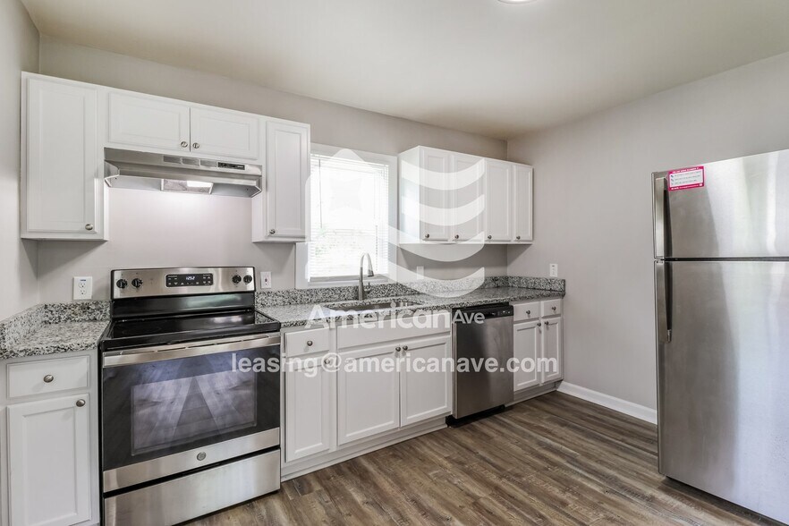 Building Photo - 3 W Avalon Dr