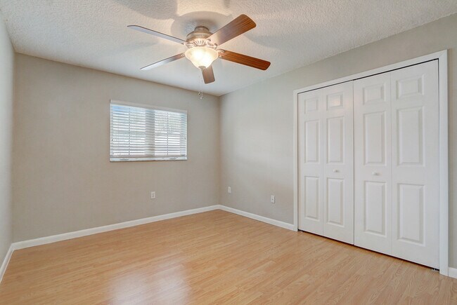 Building Photo - 5281 Jade Cir