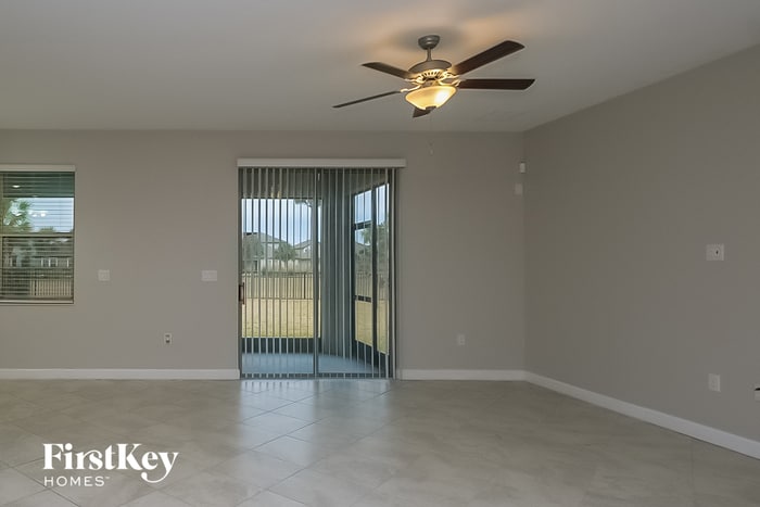 Building Photo - 9716 Ivory Dr