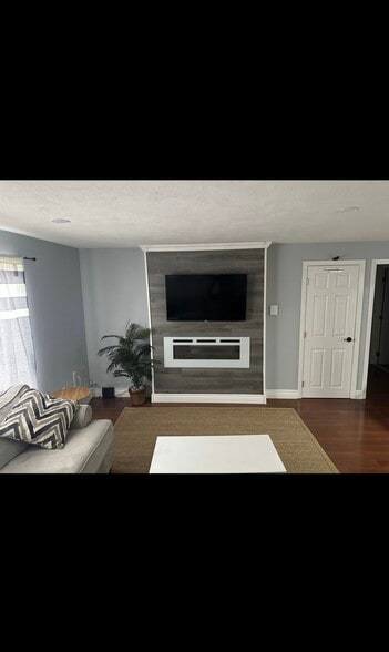 Building Photo - 18 Washington St