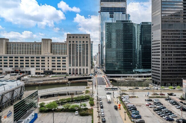 Building Photo - 235 W Van Buren St