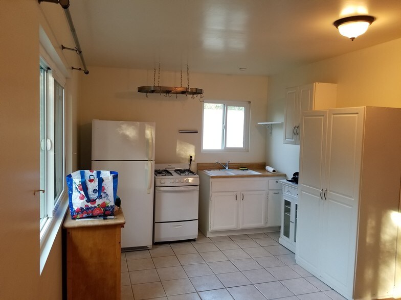 Kitchen - 1914 Granville Ave