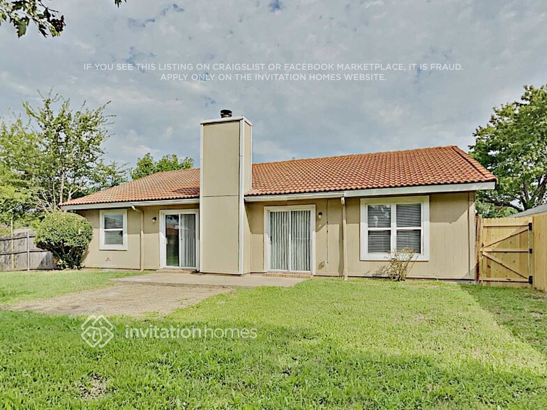Building Photo - 200 Kalmia Dr