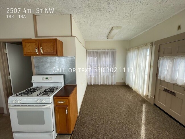 Building Photo - One bedroom one bathroom home for rent