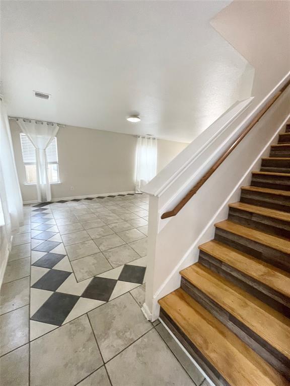 Building Photo - 8106 Sanders Forest Ct