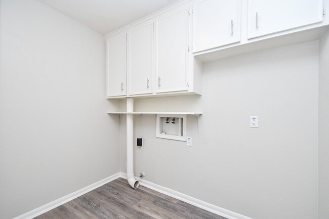 Building Photo - 16117 De Lozier St