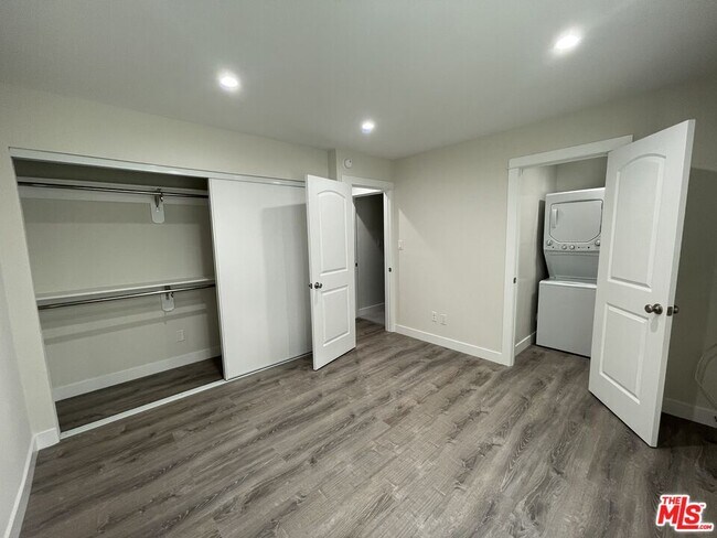 Building Photo - 27 Anchorage St