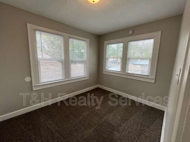 Building Photo - 317 N Colorado Ave