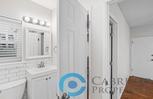 Building Photo - 3004 Quince St