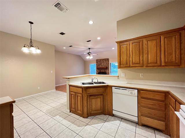 Building Photo - 788 Robin Ct